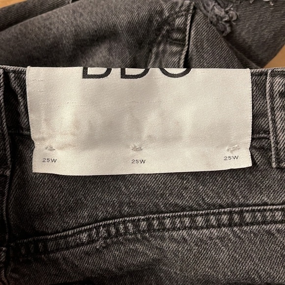 NEW BDG UO Grunge High Rise Mom Distressed Jeans Black Grey 25 goth y2k - Picture 11 of 13